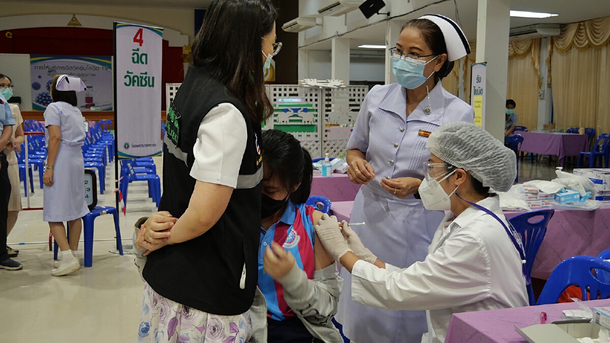 "คิกออฟ"ฉีดวัคซีนไฟเซอร์นร.ต้อนรับเปิดเทอม