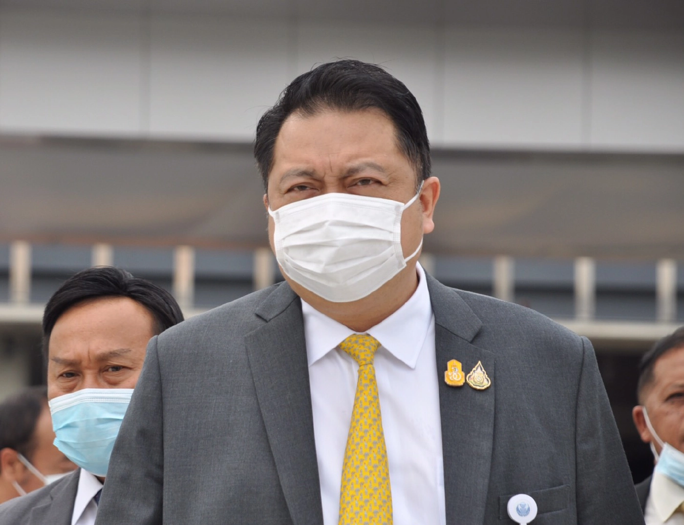 สุชาติ ชมกลิ่น รัฐมนตรีว่าการกระทรวงแรงงาน