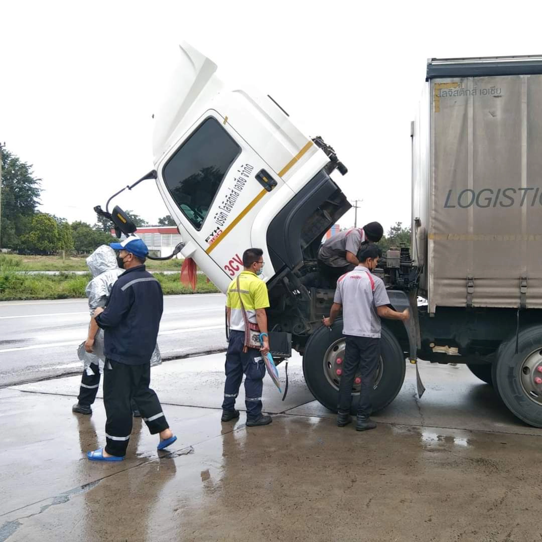 โชเฟอร์สิบล้อแวะเติมน้ำมันเจอน้ำผสมเครื่องน็อก ปั๊มยอมรับฝนตกน้ำซึม