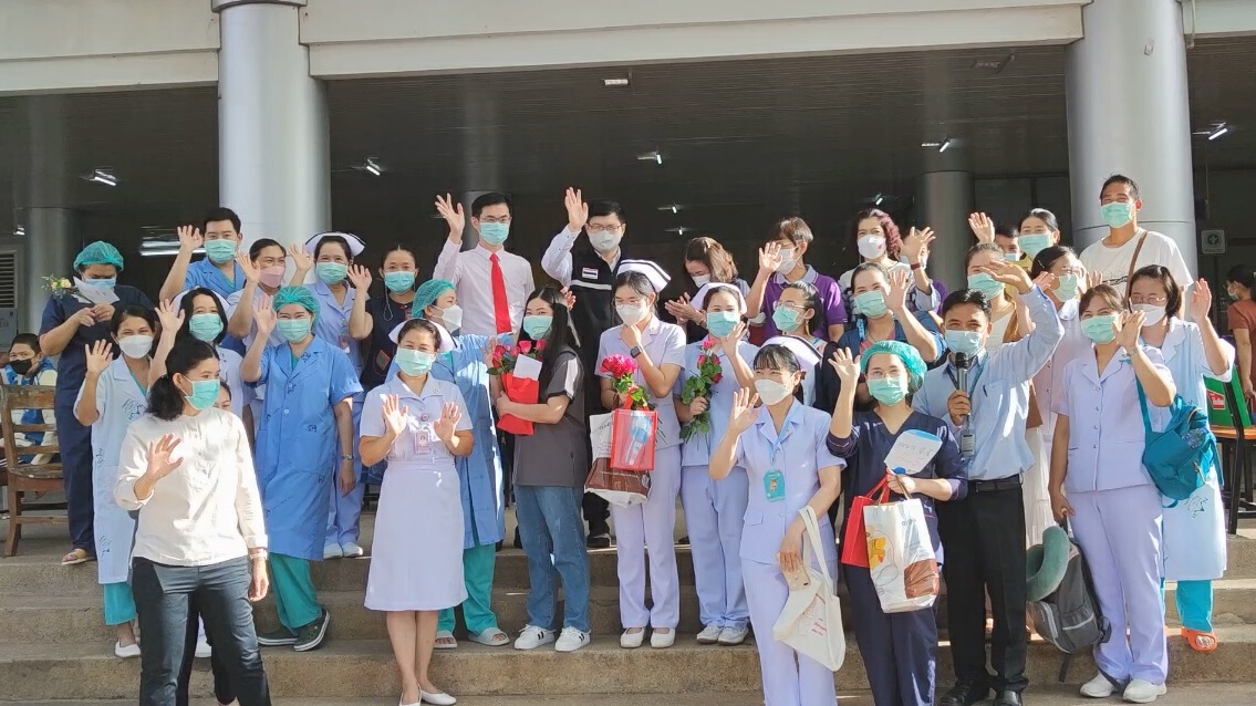 ส่งนักรบชุดขาวสู้โควิด-19หนุนทีมรพ.นครพิงค์