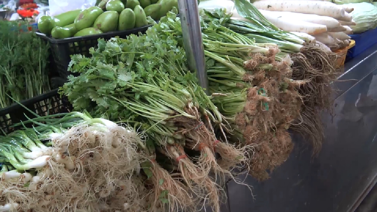 ผักตลาดสงขลาปรับราคาสูงขึ้นอย่างต่อเนื่องในช่วงเทศกาลกินเจ