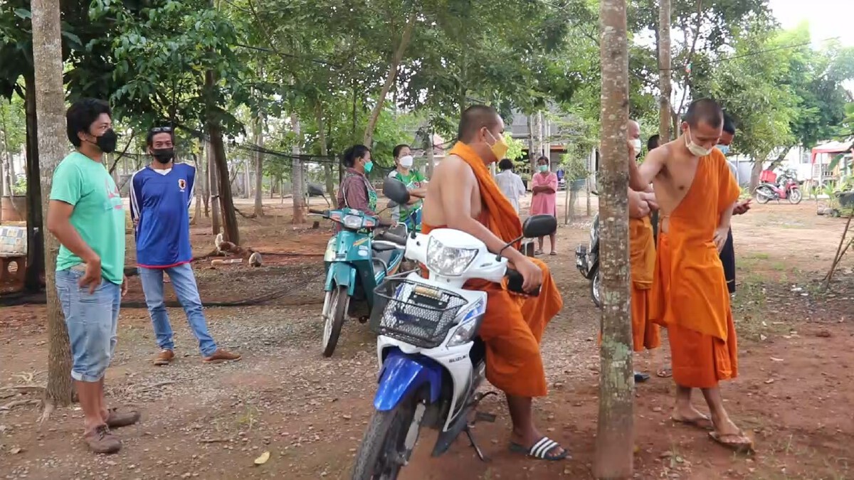 พระมรณะคากุฏิหลังรับวัคซีนเข็ม 2 ได้สองวัน