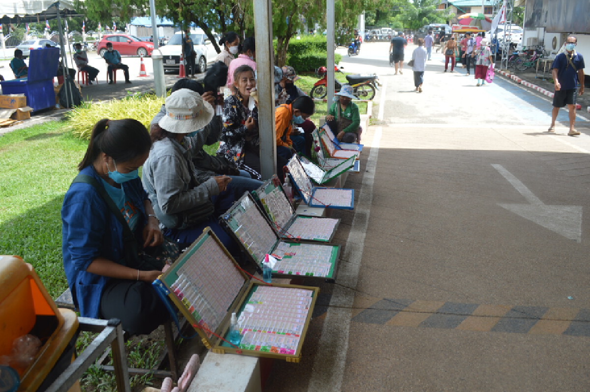 พ่อค้าลอตเตอรี่เฮ หลังอนุญาตให้เปิดตลาดลอตเตอรี่ได้แล้ว