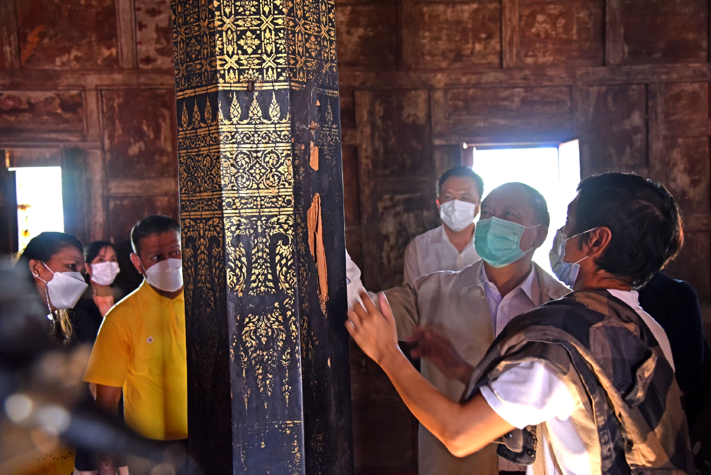 กรมศิลปากรตรวจสอบเสาไม้โบราณสมัยกรุงศรีอยุธยาแตก-ทรุดตัว