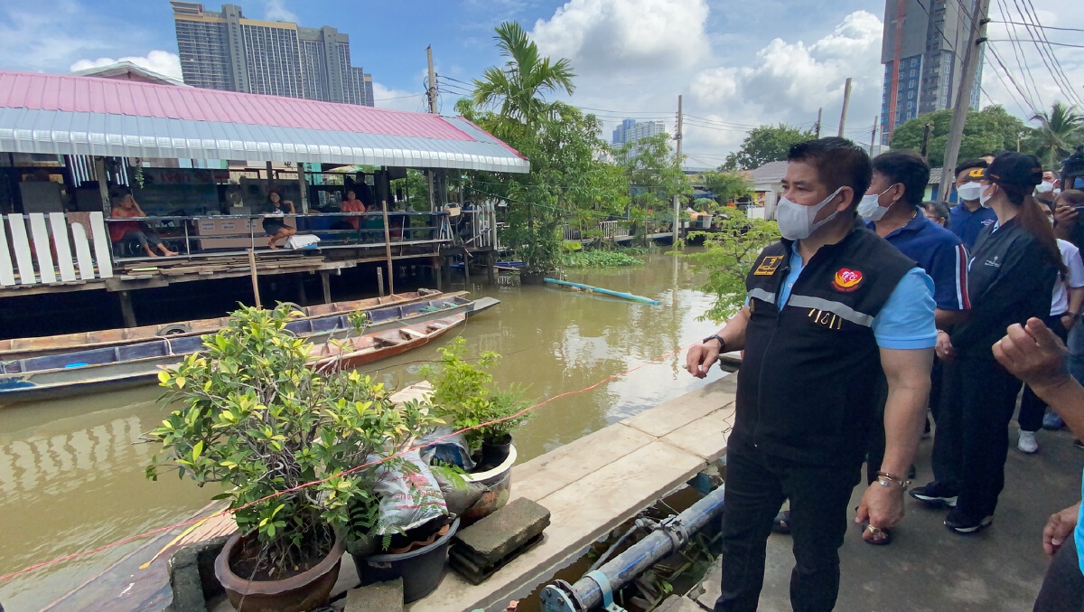 ร.อ.ธรรมนัส มอบถุงยังชีพชุมชนวัดแจ้งศิริสัมพันธ์ จ.นนทบุรี