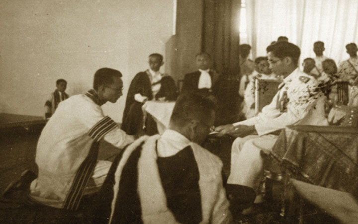 25ต.ค.2473พิธีพระราชทานปริญญาบัตรครั้งแรกแห่งกรุงสยาม
