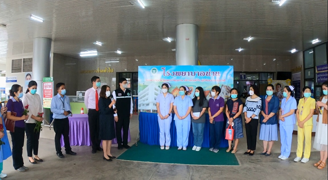 ส่งนักรบชุดขาวสู้โควิด-19หนุนทีมรพ.นครพิงค์