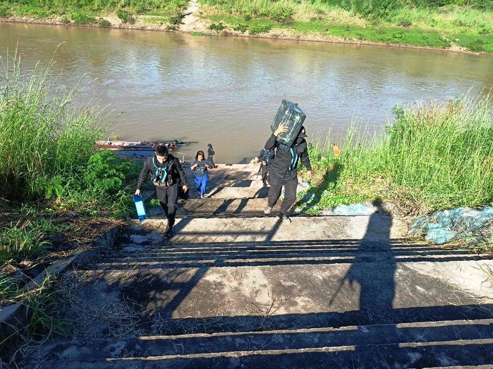 ขบวนการค้ายาเสพติดข้ามชาติซวยเรือแตกกัญชาลอยฟ่องเต็มแม่น้ำ