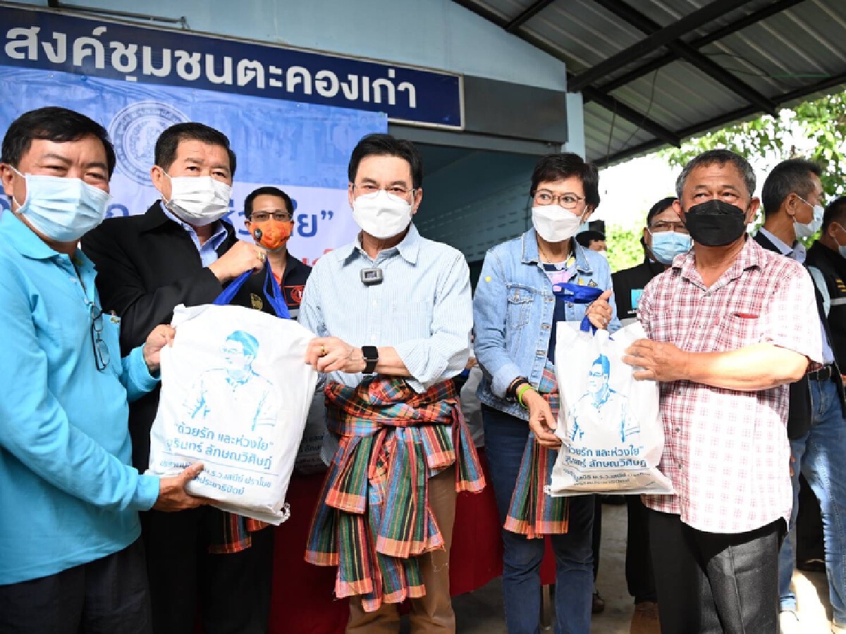 มท.2ลงพื้นที่ช่วยชาวโนนสูงหลังรับผลกระทบน้ำท่วม