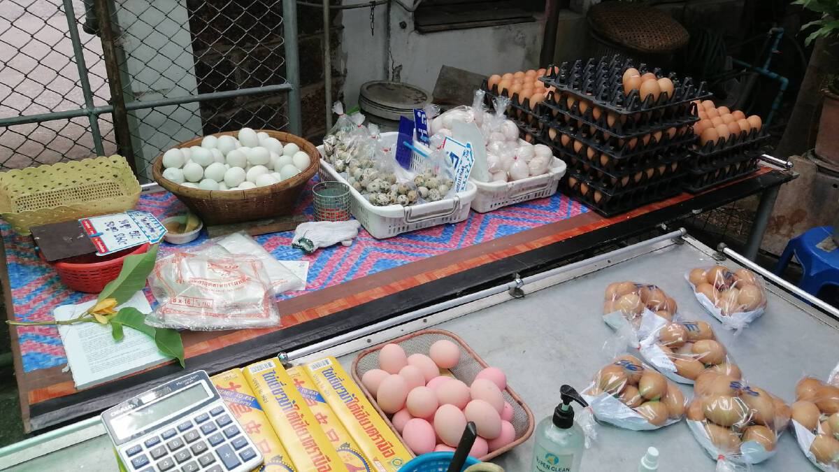 พิษโควิดแม่ค้าไข่ตลาดเมืองใหม่โอด-สูญรายได้วันละ 8,000 บาท