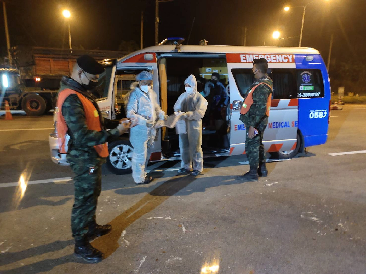 จับขบวนการขนต่างด้าวแสบ ใช้รถ AMBULANCE ขน 10 เมียนมาร์ส่ง กทม.