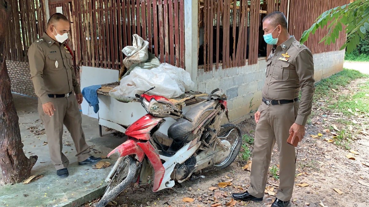 ศรีสะเกษเชื่อปู่ตาดึงรถที่ชนแล้วลาก 3 ศพหนี 2 กม. ให้ตกคลอง