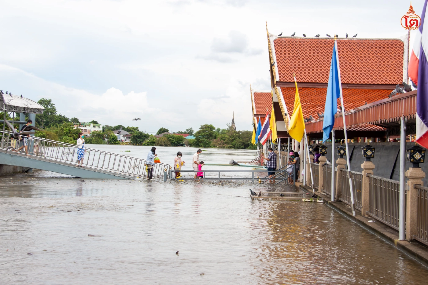 สะพานท่าน้ำวัดพนัญเชิง