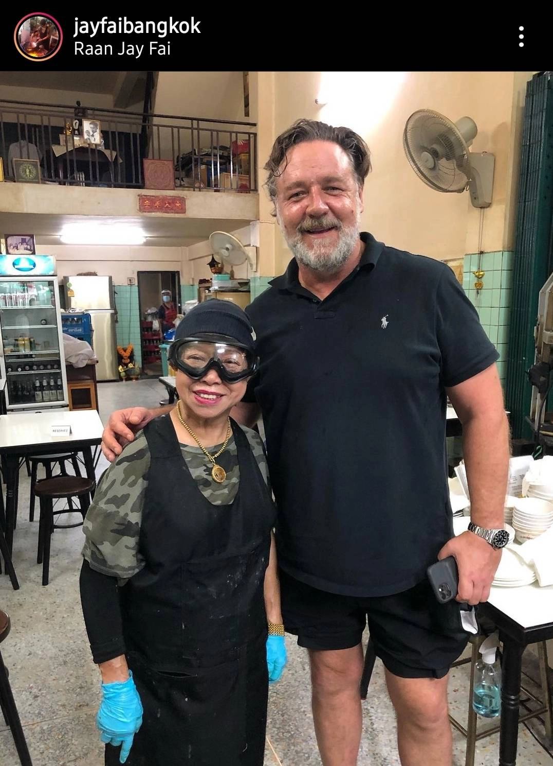 “รัสเซล โครว์” เอาอีกโผล่ร้าน “เจ้ไฝ ประตูผี” ชิมเมนูเด็ดไข่เจียวปูในตำนาน