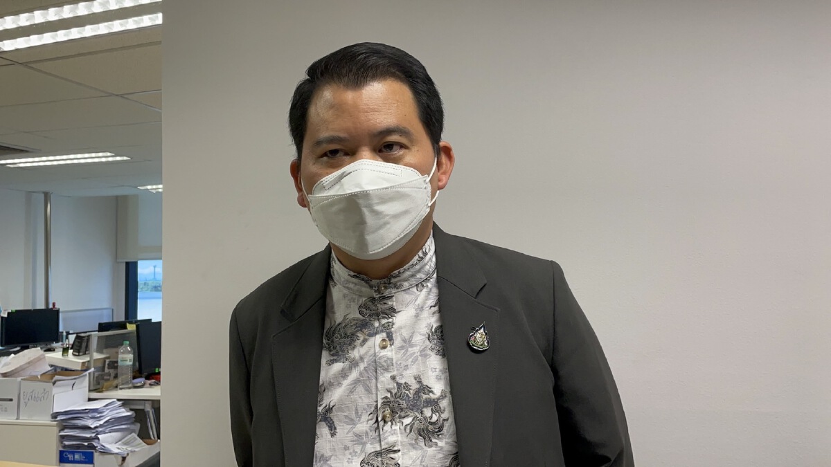 ผศ.วันวิชิต บุญโปร่ง อาจารย์ประจำคณะรัฐศาสตร์ มหาวิทยาลัยรังสิต