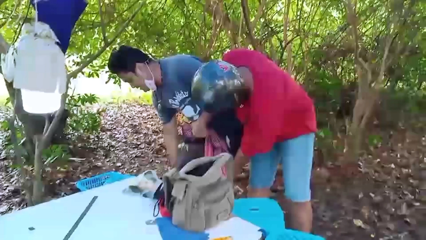 บุกจับบ่อนพนันโปปั่น กลางสวนยางบางกล่ำ