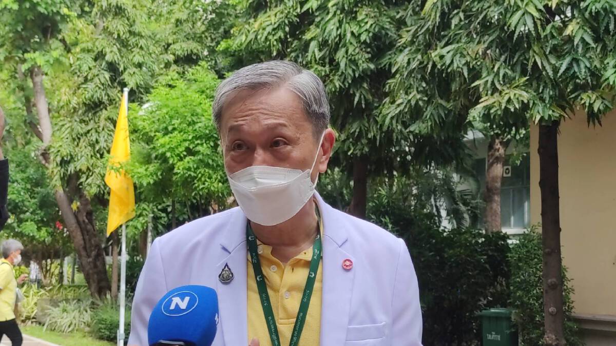 นายแพทย์ประสิทธิ วัฒนาภา คณบดีคณะแพทยศาสตร์ศิริราชพยาบาล