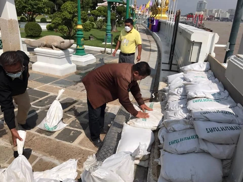 ห่วงใยชาวชุมชนริมคลอง เตรียมพร้อมป้องกันสถานการณ์น้ำ