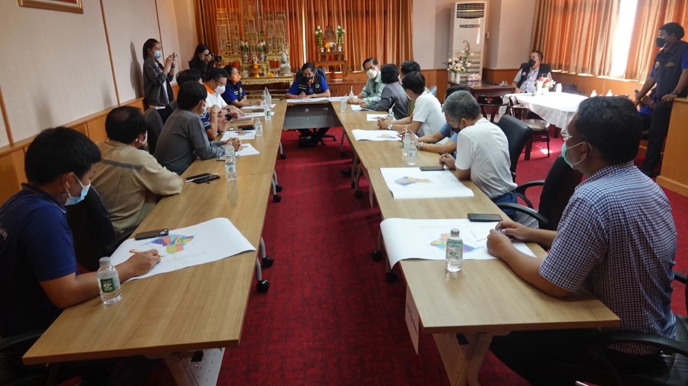 นายกแจ๊สสร้างความเชื่อมั่นนักธุรกิจต่างชาติ น้ำไม่ท่วมนิคมฯปทุมธานี