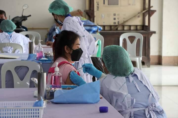 สแกนเชื้อโควิดพ่อค้าแม่ค้าพบติดเชื้อ 2 ราย