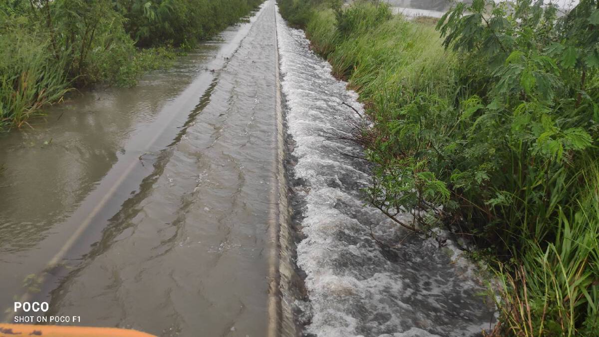 กระแสน้ำพัดหินทางรถไฟสายอีสานที่โคราช รฟท. ประกาศปิดเส้นทาง