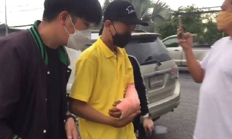 พี่เต้ มงคลกิตติ์ โพสต์ เห็นใจ"บาส มือมีด" ลั่น เป็นพี่ก็ต้องสู้ 6 รุม 1