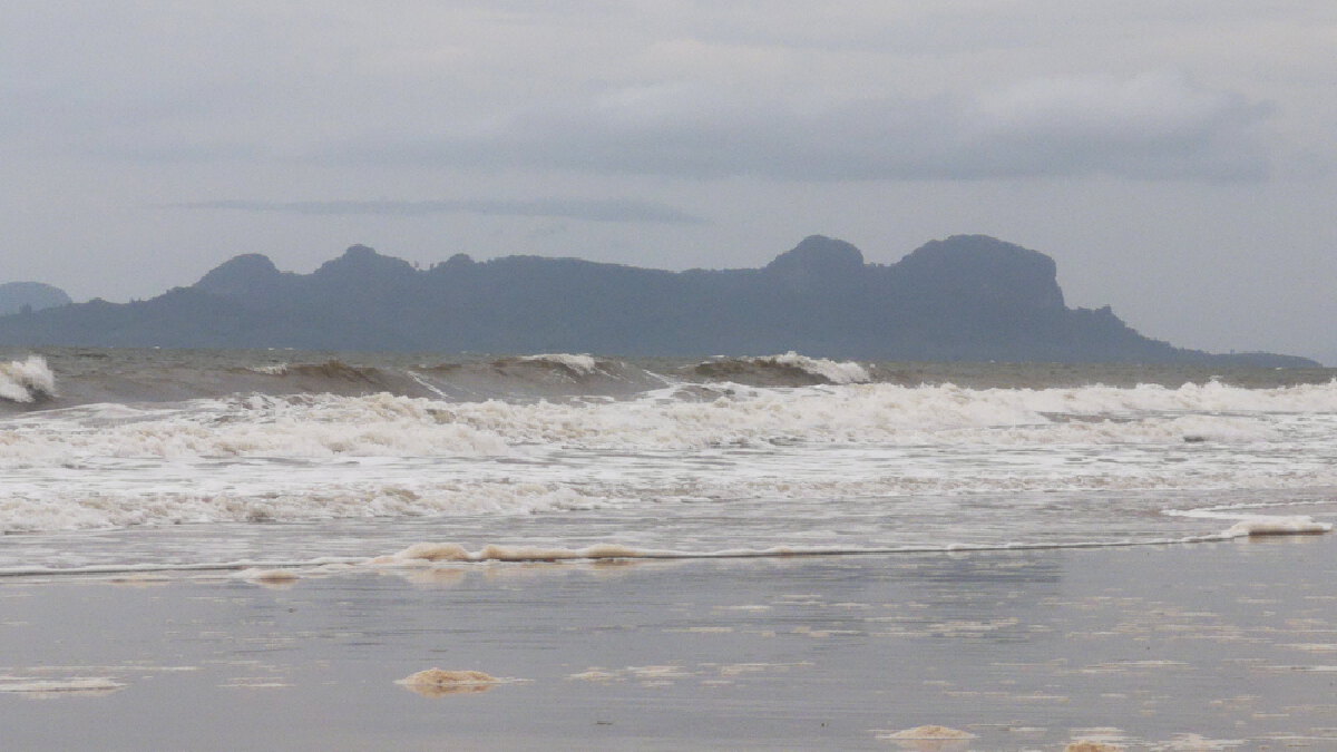 อุทยานฯหาดเจ้าไหมเตือน นทท.ระมัดระวัง หวั่นเกิดอันตรายจากคลื่นลมแรง