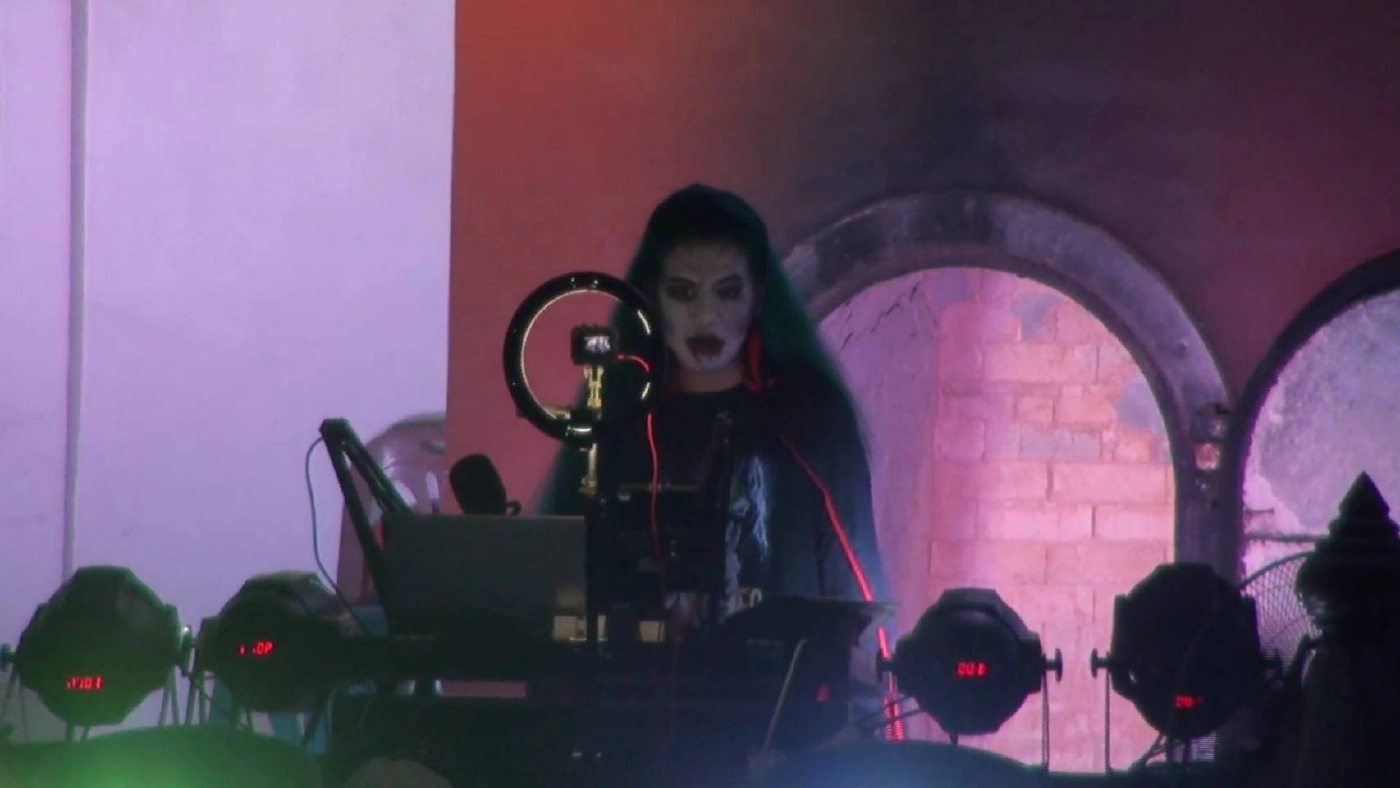 ป่าช้าแตกดีเจไลฟ์สดเปิดเพลงแดนซ์ชวนคนบริจาคช่อมเมรุ