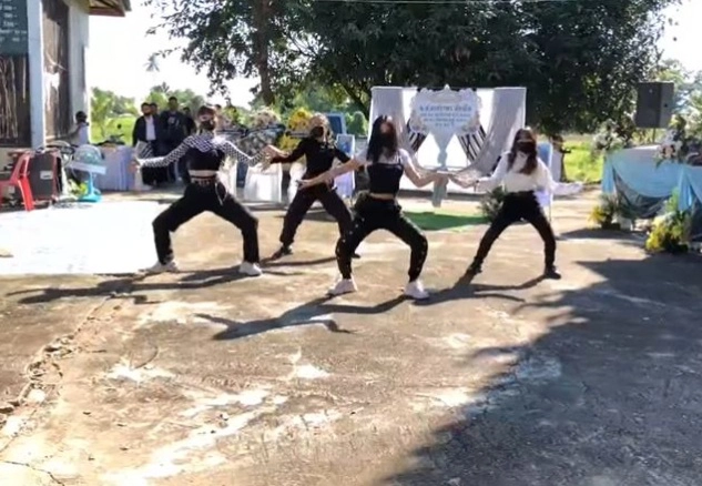 รู้ว่าพี่ชอบ พวกเราขอเต้น LALISA ส่งดวงวิญญาณพี่เกศ เป็นครั้งสุดท้าย!!