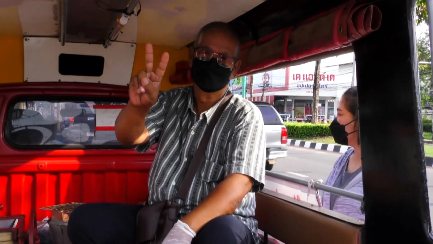 ตุ๊กตุ๊กหาดใหญ่เร่ขาย ‘หมึกย่าง‘ รับ 1.2 หมื่น/เดือน