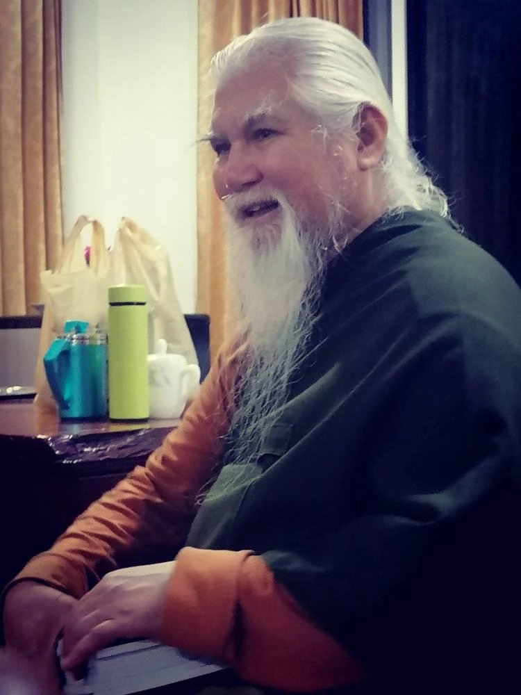 ดราม่า! พระสงฆ์แห่กราบไหว้ &quot;อดีตพระยันตระ&quot; เหมาะสมหรือไม่ 