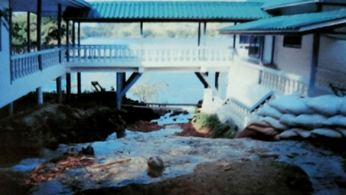รื้อบ้านพักตากอากาศ ริมอ่างเก็บน้ำเขื่อนศรีนครินทร์ หลังยืดเยื้อ 19 ปี