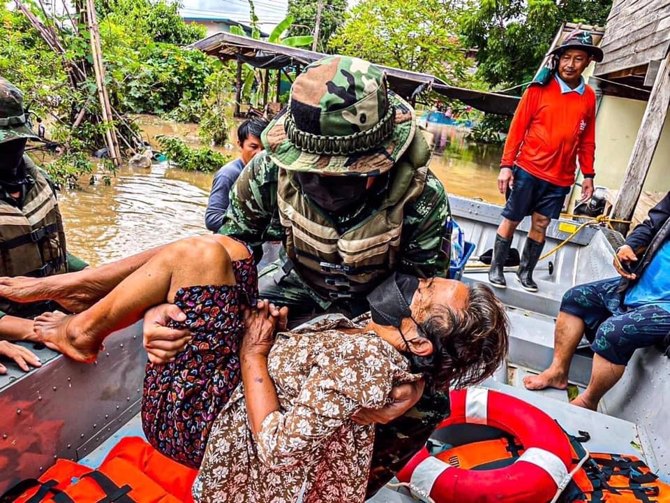 นายกฯสั่งกองทัพสนับสนุน เร่งช่วยเหลือประชาชนต่อเนื่อง