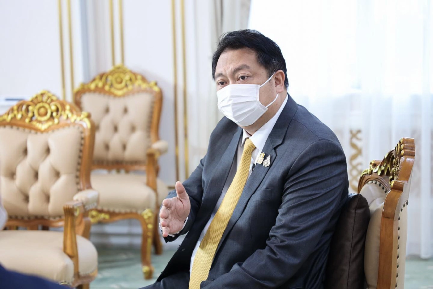 สุชาติ ชมกลิ่น รมว.กระทรวงแรงงาน