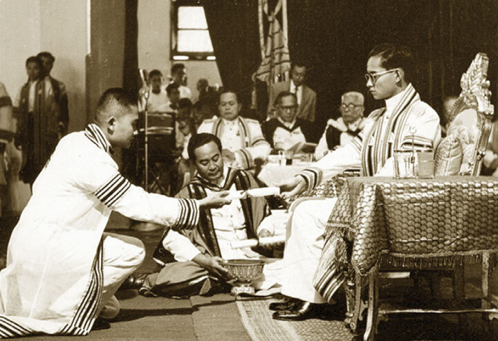 25ต.ค.2473พิธีพระราชทานปริญญาบัตรครั้งแรกแห่งกรุงสยาม