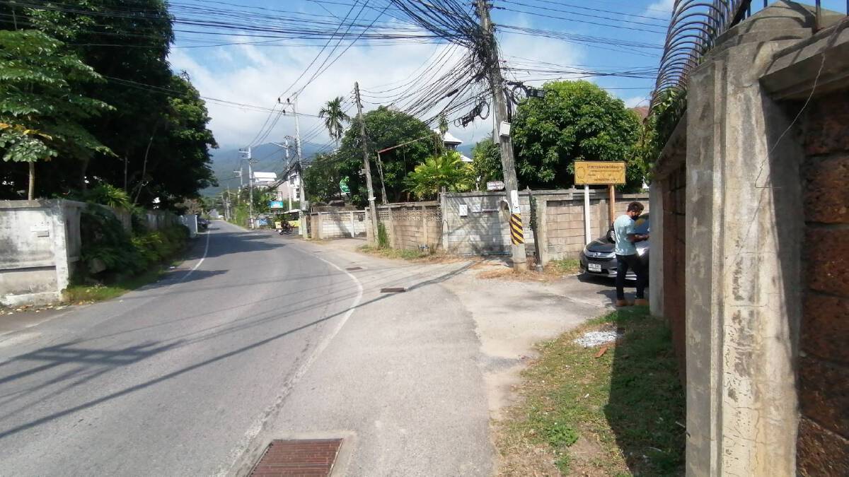 ผวา! กลุ่มวัยรุ่นลอบโดดเข้าบ้านหลานอดีตรองผบช.ภ.5