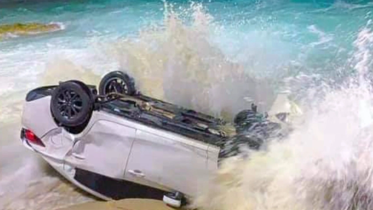 รถแหกโค้งตกทะเล เดือนเดียว 3 คัน ทางหลวงภูเก็ตเร่งจัดการ