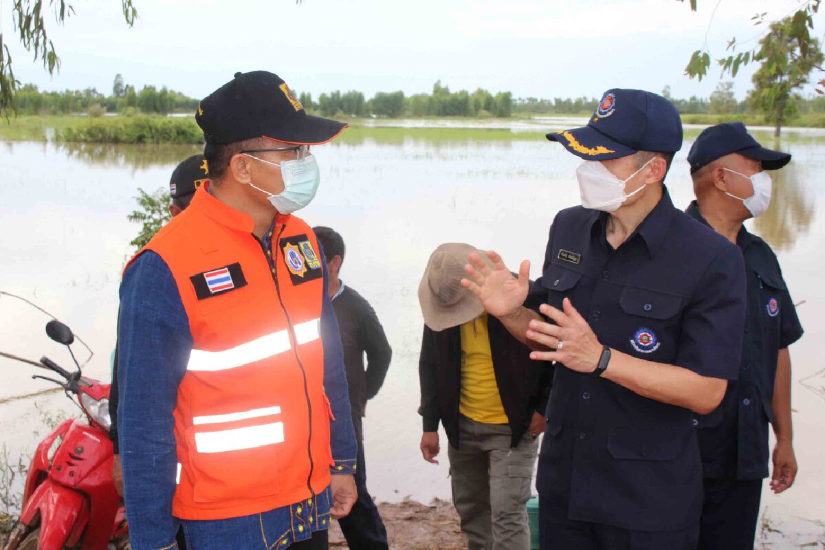 ทหารระดมยุทโธปกรณ์เตรียมพร้อมรับมือมวลน้ำแม่น้ำชี