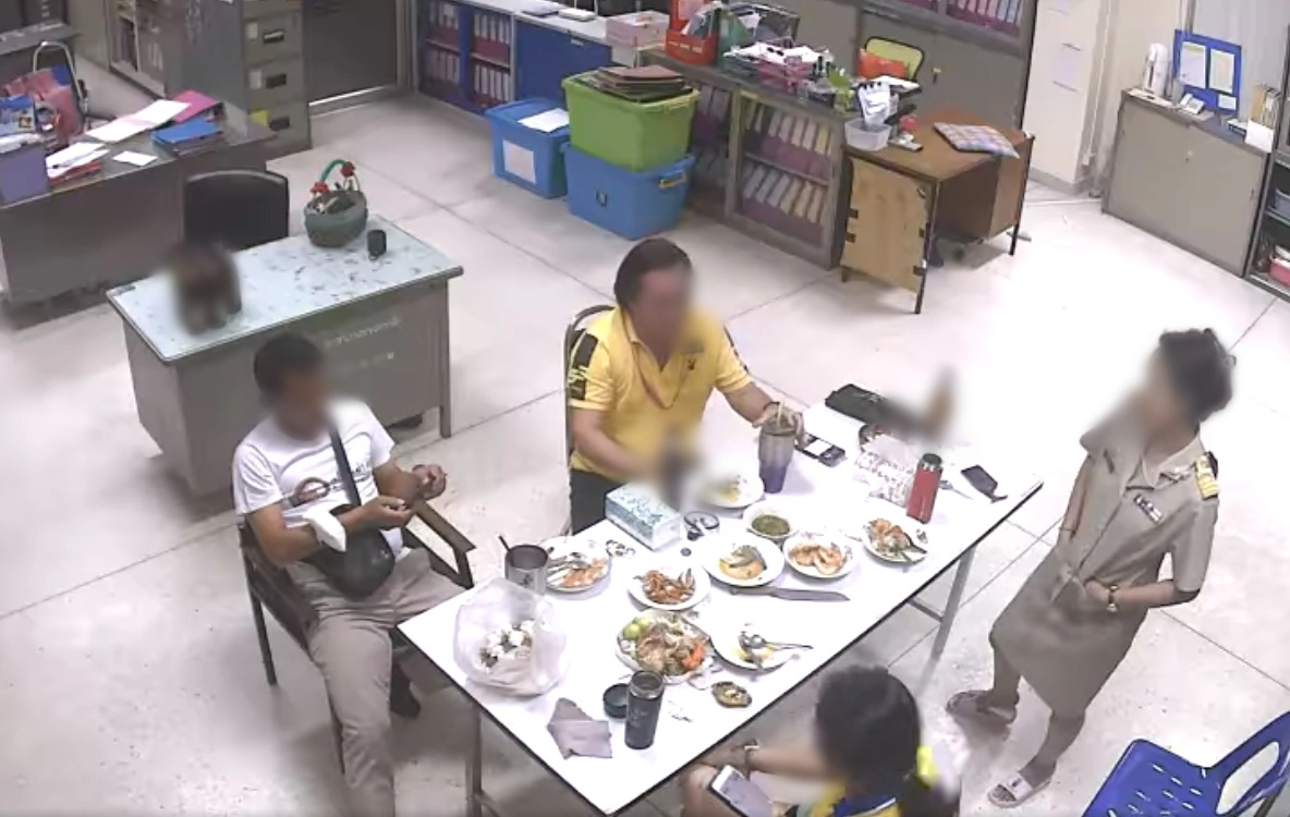 เผยคลิปดัง! ข้าราชการตั้งวงดื่มเบียร์ภายในสนง.ราชการ