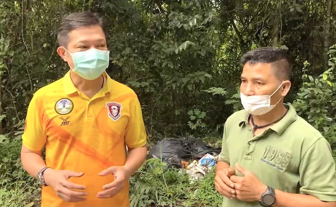 เตือนมือดีทิ้งขยะในเขตเขาใหญ่ หวั่นสัตว์ป่าเป็นอันตรายออกหากิน