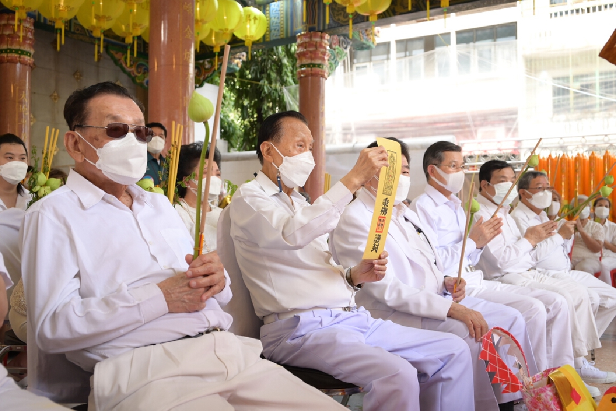 เชิญสาธุชนสักการะขอพรหลวงปู่ไต้ฮงเพื่อความเป็นสิริมงคล