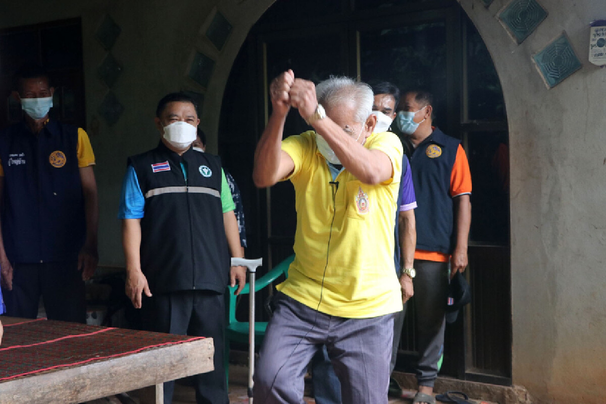 ปาฏิหาริย์! คุณตา 74 ปี ฉีด "ซิโนแวค" กลับมาเดินได้ 