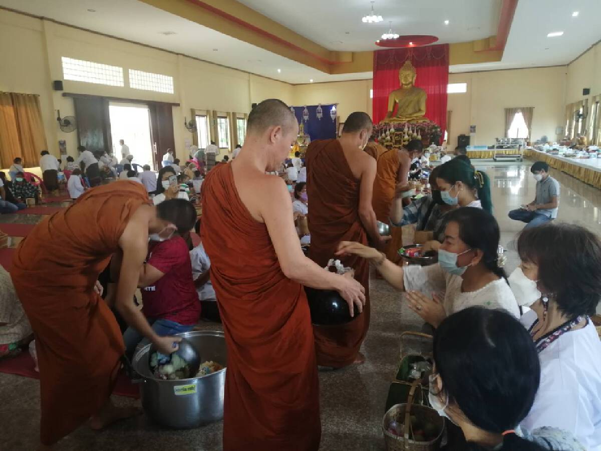 เจ้าคุณบัวศรีลงหอฉันศิษย์สวดมนต์หลั่งน้ำตาวอนมส.ทบทวนคำสั่งปลด