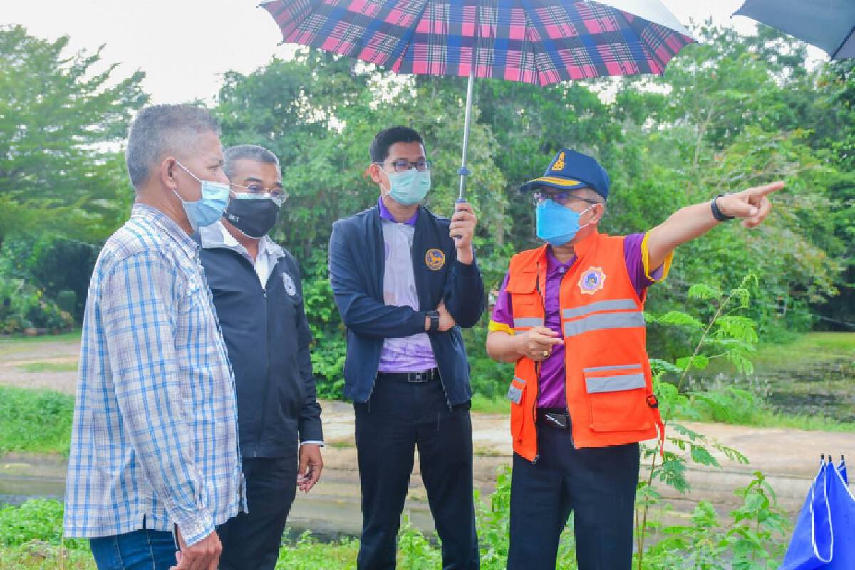ผู้ว่าฯ พัทลุงลงพื้นที่วางแนวทางป้องกันน้ำท่วมซ้ำซาก