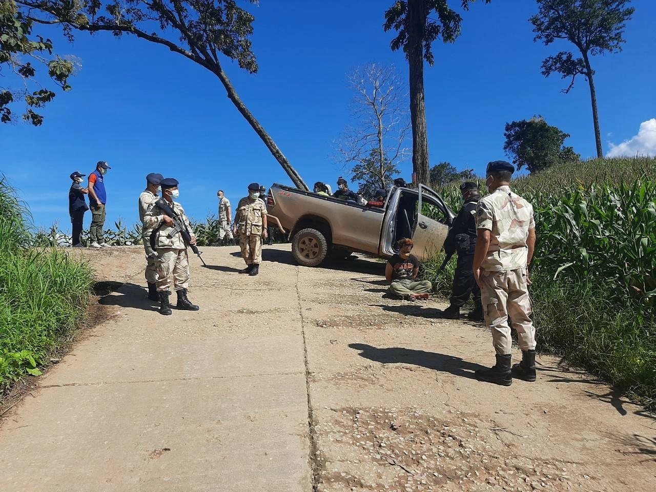 จับ23แรงงานต่างด้าวลอบเข้าเมือง-คนไทยนำพา