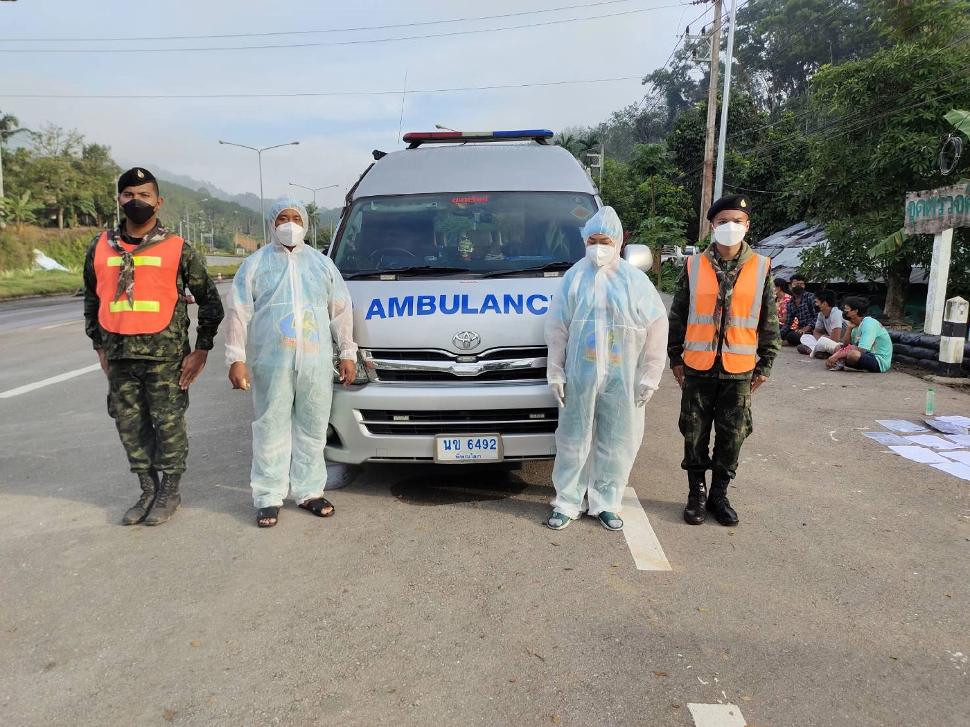 จับขบวนการขนต่างด้าวแสบ ใช้รถ AMBULANCE ขน 10 เมียนมาร์ส่ง กทม.