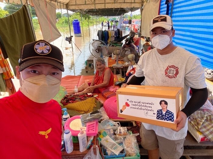 “กลัฟ คณาวุฒิ” ส่งต่อกำลังใจให้กับผู้เดือดร้อนกับโครงการ “กลัฟแชริตี้”