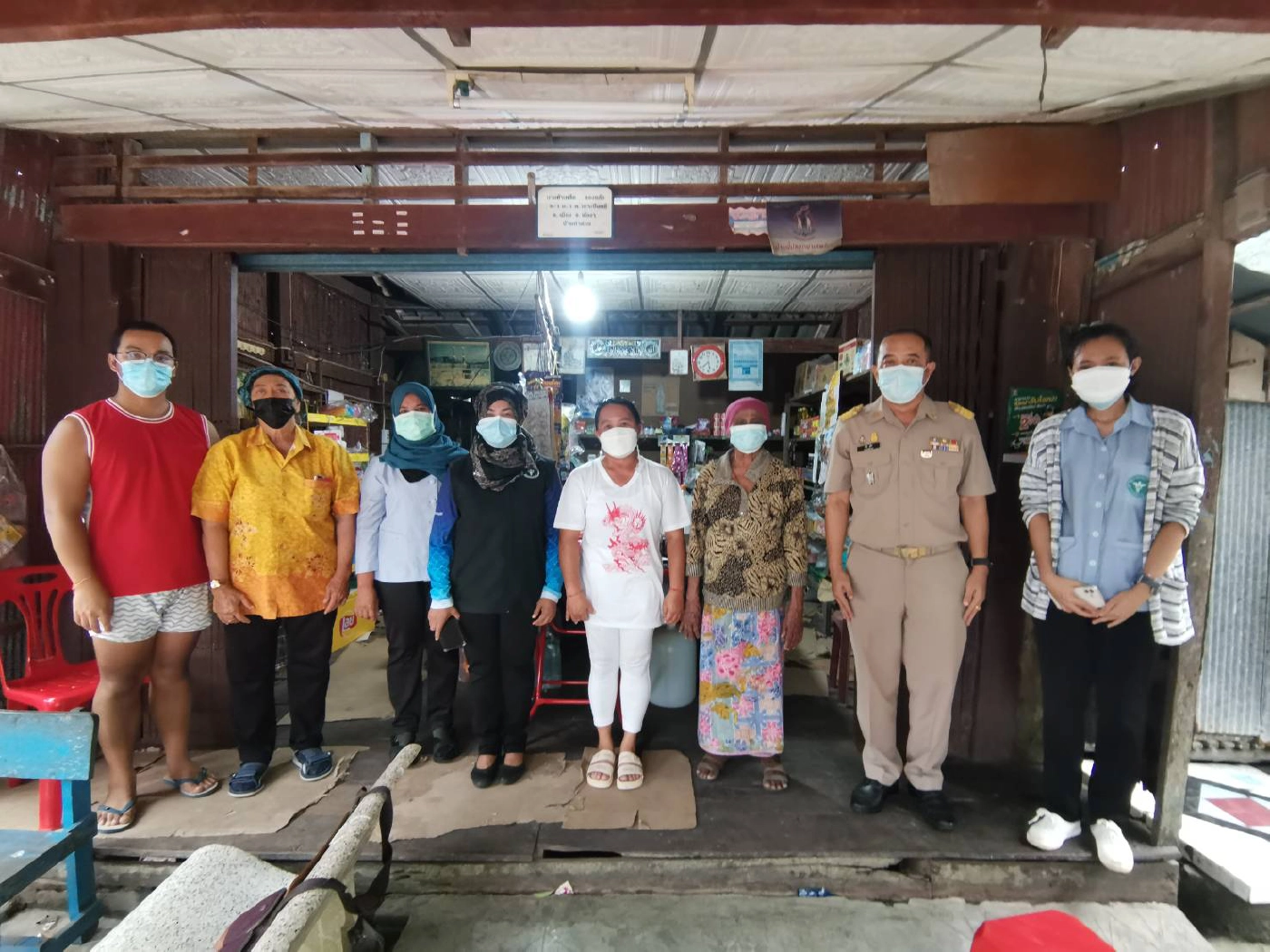 สสอ.เมืองพังงา ลงพื้นที่รับคำร้องเยียวยานศ.ถูกตัดหลังฉีดวัคซีน