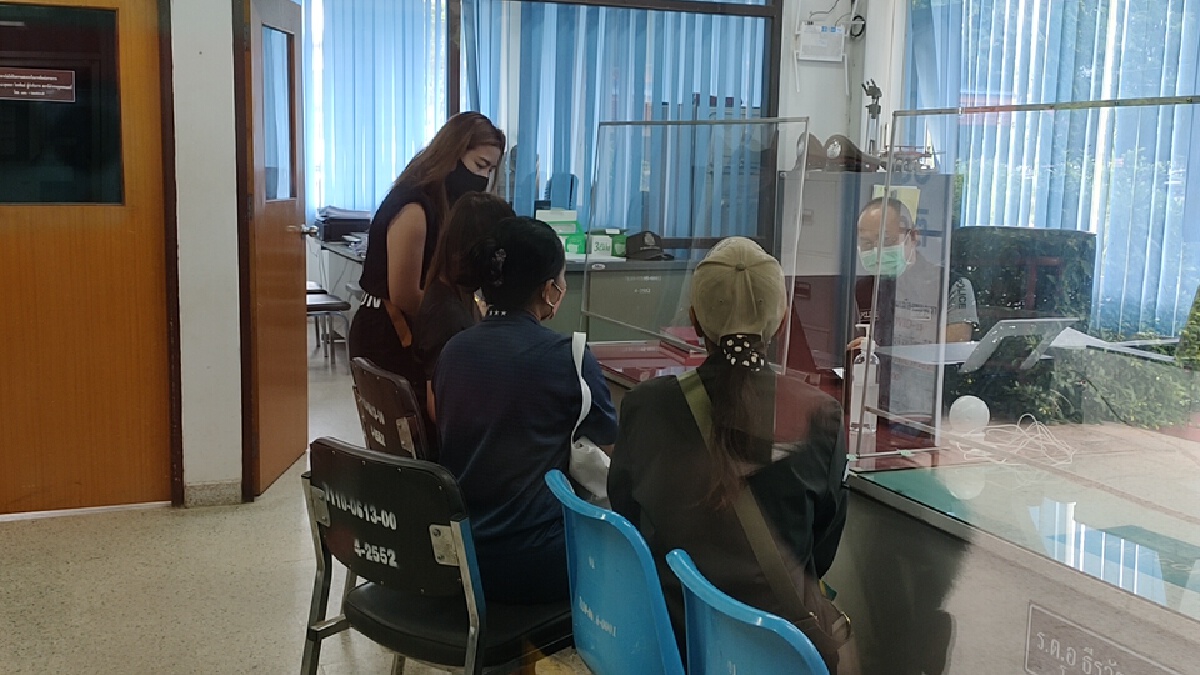 รวบสาวแสบขโมยเงินและชักดาบค่าเสริมสวย