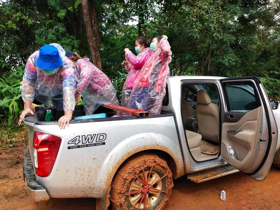 ชาวกะเหรี่ยงกักตัวยกหมู่บ้าน-วอนร่วมบริจาค